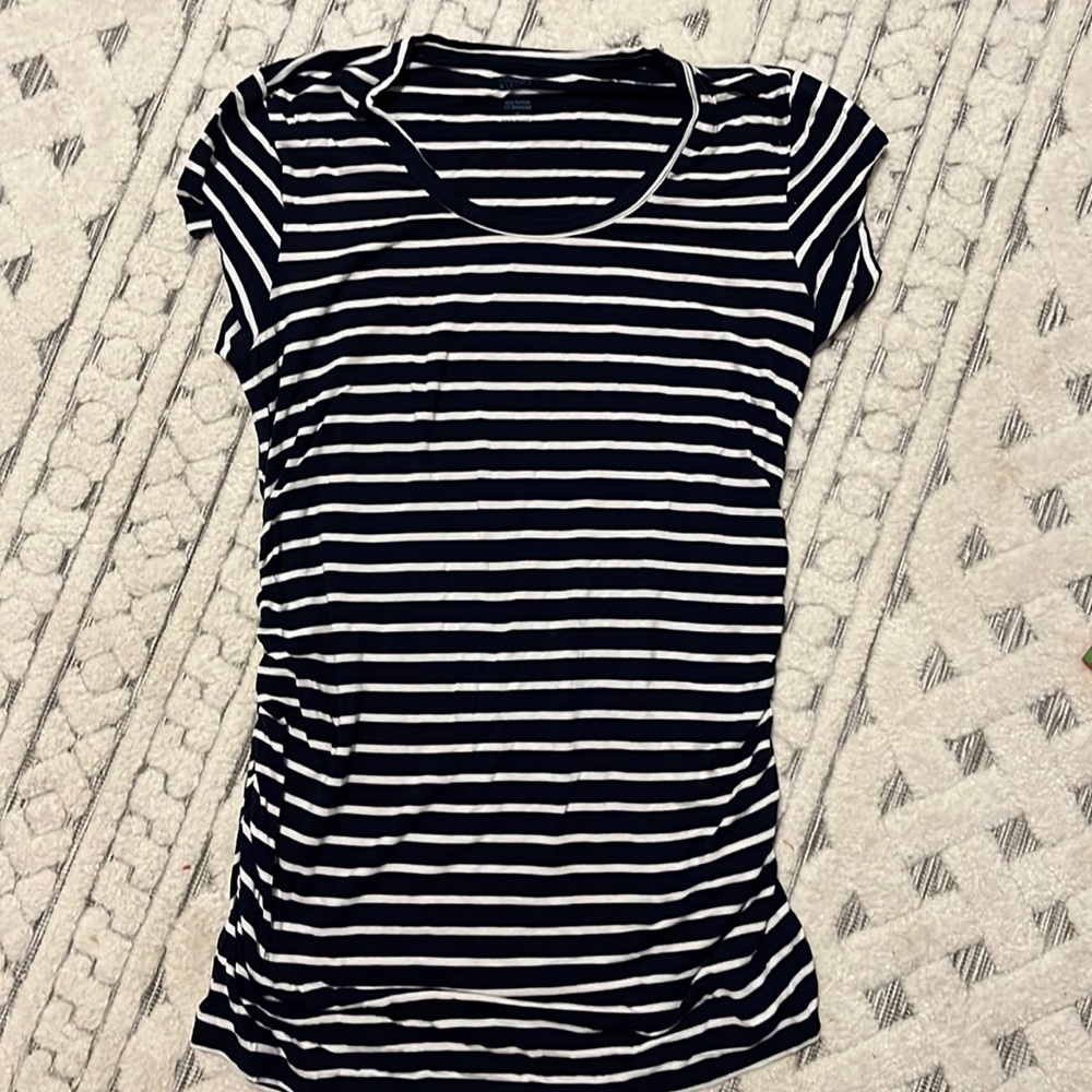 Like new maternity t shirt